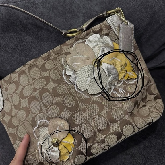 Coach Tan and Gold Floral Shoulder Bag WITH A FEW STAINS AROUND THE FLOWERS - Picture 8 of 8
